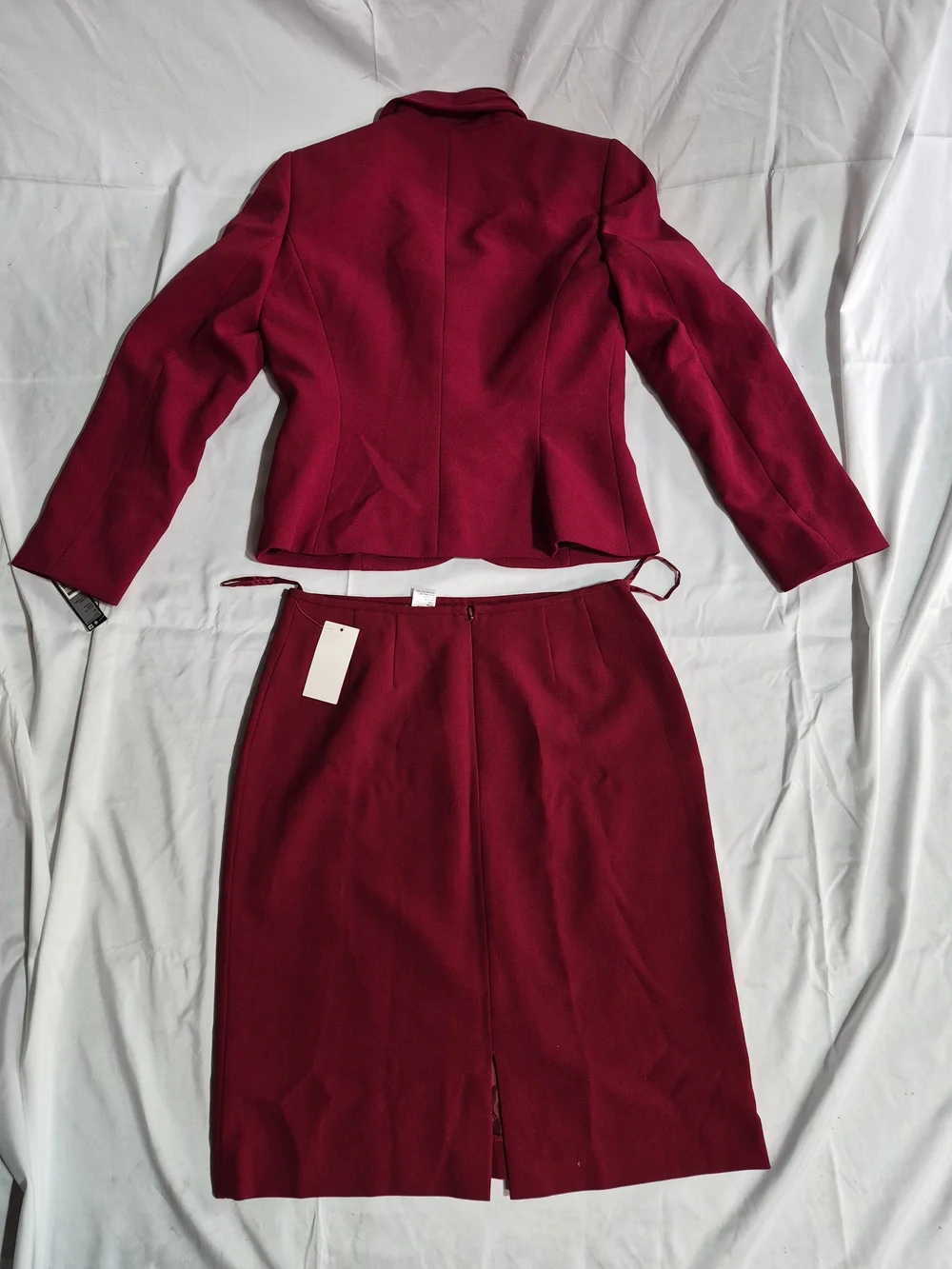 Classic Merlot Red Pencil Skirt – Sleek Office Staple - Picture 4 of 7